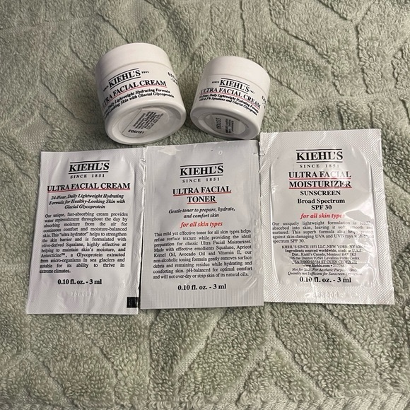 Kiehl’s Travel Size Skincare Set w/ Bag| Ultra Facial, Retinol, Serums - Picture 2 of 11